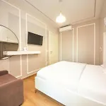 4 By Terrace Apartment *