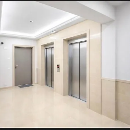 4 By Terrace Apartment *